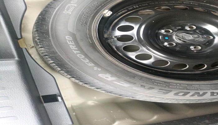 2024 Maruti BREZZA VXI, Petrol, Manual, 13,465 km, tyre