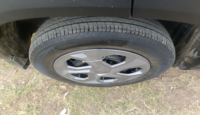 2024 Maruti BREZZA VXI, Petrol, Manual, 13,465 km, tyre