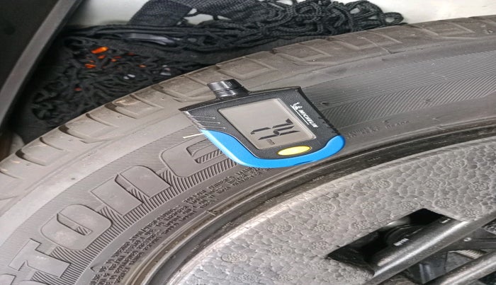 2018 Hyundai Creta SX (O) 1.6 DIESEL, Diesel, Manual, 1,10,831 km, tyre