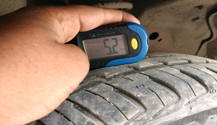 2012 Maruti Wagon R 1.0 LXI CNG, CNG, Manual, 1,28,768 km, tyre