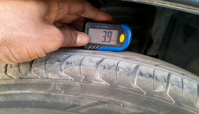 2019 Renault TRIBER RXT, Petrol, Manual, 46,904 km, tyre