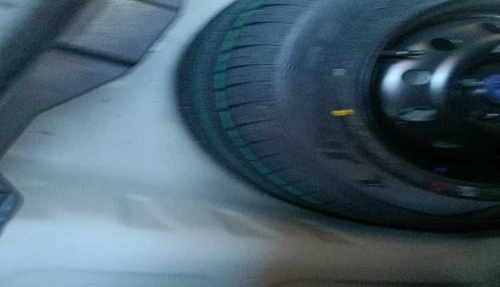 2023 Maruti Dzire VXI, Petrol, Manual, 50,500 km, tyre