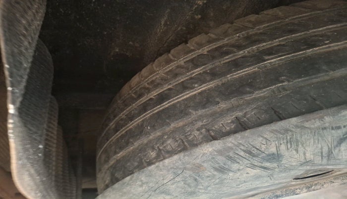 2014 Renault Duster RXL PETROL, Petrol, Manual, 94,088 km, tyre