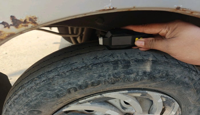 2016 Maruti Eeco 5 STR WITH A/C+HTR, CNG, Manual, 1,38,919 km, tyre