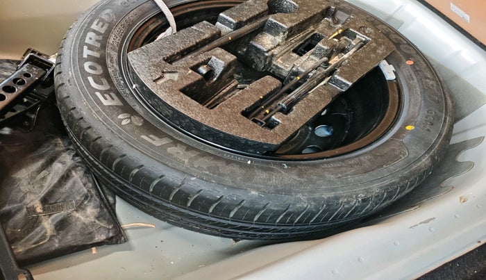 2023 Skoda SLAVIA STYLE 1.0L TSI AT, Petrol, Automatic, 39,400 km, tyre