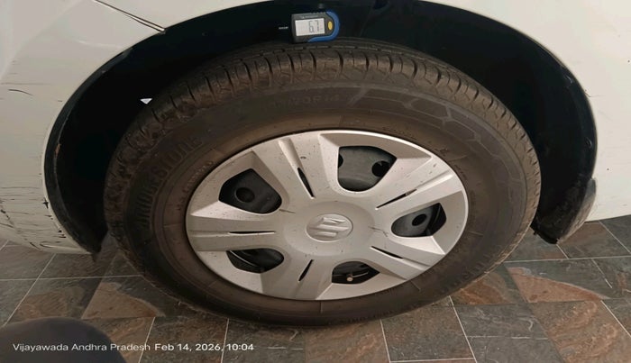 2018 Maruti Swift VXI, Petrol, Manual, 67,204 km, tyre