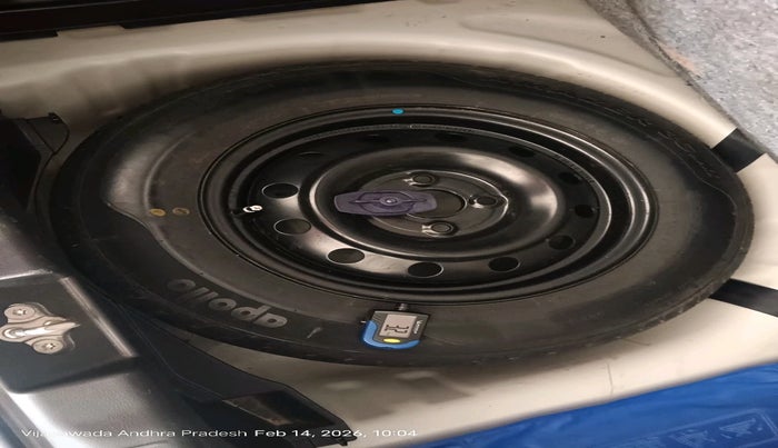 2018 Maruti Swift VXI, Petrol, Manual, 67,204 km, tyre