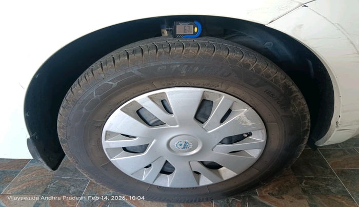 2018 Maruti Swift VXI, Petrol, Manual, 67,204 km, tyre