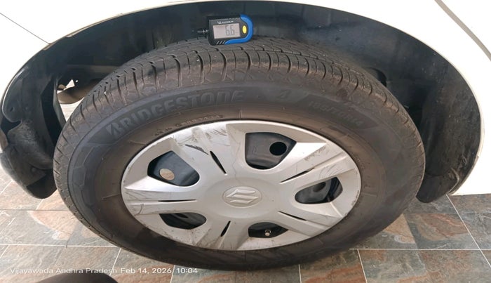 2018 Maruti Swift VXI, Petrol, Manual, 67,204 km, tyre