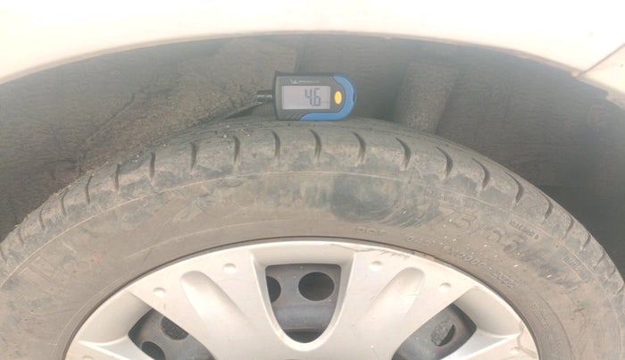 2013 Honda Brio S MT, Petrol, Manual, 1,42,673 km, tyre