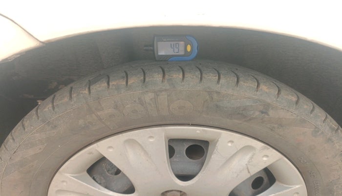 2013 Honda Brio S MT, Petrol, Manual, 1,42,673 km, tyre