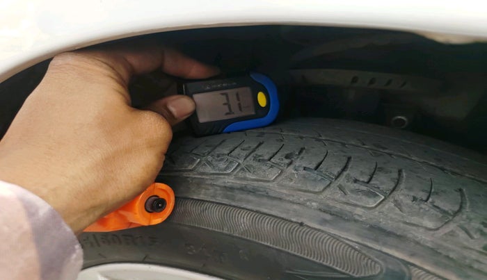 2020 Skoda Rapid AMBITION 1.6 MPI MT, Petrol, Manual, 37,198 km, tyre