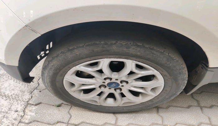 2014 Ford Ecosport TITANIUM 1.5L DIESEL, Diesel, Manual, 1,17,575 km, tyre