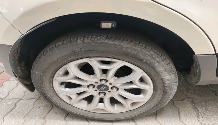 2014 Ford Ecosport TITANIUM 1.5L DIESEL, Diesel, Manual, 1,17,575 km, tyre