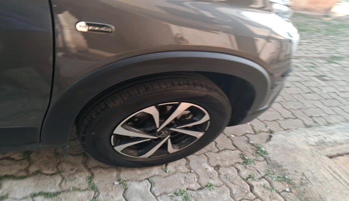 2025 CITROEN C3 Shine 1.2 Turbo AT, Petrol, Automatic, 2,283 km, tyre