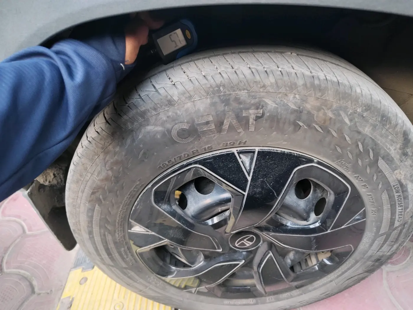 2024 Tata PUNCH ADVENTURE MT CNG , CNG, Manual, 24,758 km, tyre
