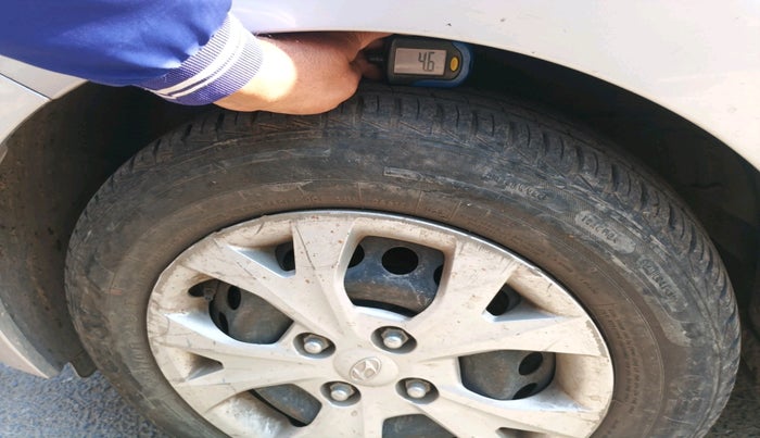 2015 Hyundai Grand i10 SPORTZ 1.2 KAPPA VTVT, Petrol, Manual, 84,013 km, tyre