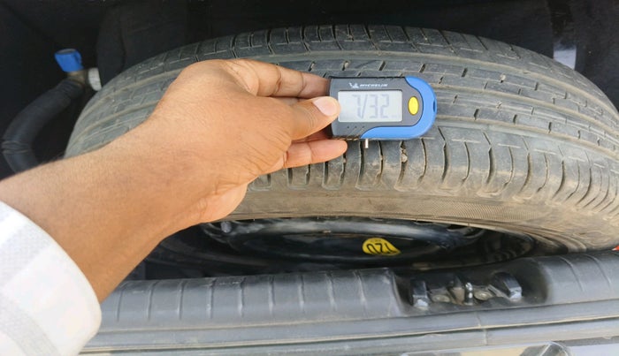 2023 Hyundai NEW I20 SPORTZ 1.2 MT, CNG, Manual, 43,387 km, tyre