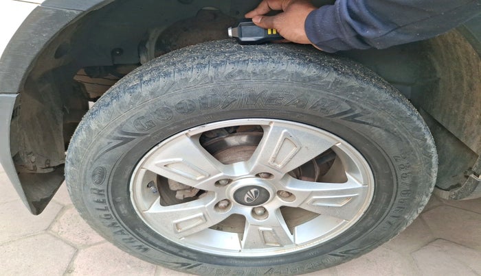 2012 Mahindra XUV500 W8, Diesel, Manual, 1,09,853 km, tyre