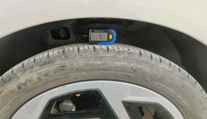 2023 Hyundai GRAND I10 NIOS SPORTZ AMT 1.2 KAPPA VTVT, Petrol, Automatic, 14,811 km, tyre