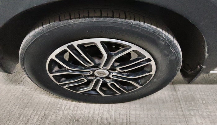 2020 Renault TRIBER RXZ AMT, Petrol, Automatic, 17,213 km, tyre