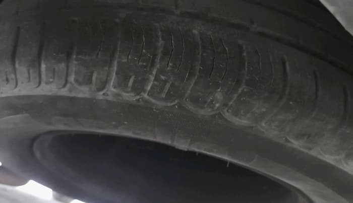 2017 Mahindra XUV500 W6 AT 1.99, Diesel, Automatic, 1,45,319 km, tyre