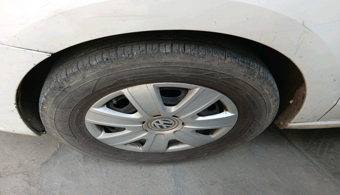 2011 Volkswagen Vento COMFORTLINE 1.6, Petrol, Manual, 65,298 km, tyre