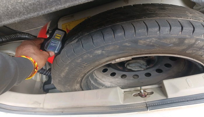 2016 Maruti Celerio VXI CNG, CNG, Manual, 1,59,289 km, tyre