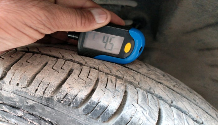 2012 Maruti Wagon R 1.0 LXI CNG, CNG, Manual, 80,064 km, tyre