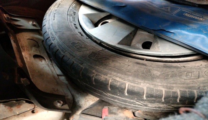 2012 Maruti Wagon R 1.0 LXI CNG, CNG, Manual, 80,064 km, tyre