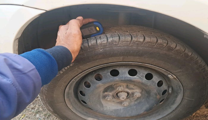 2011 Toyota Etios G, Petrol, Manual, 1,31,039 km, tyre