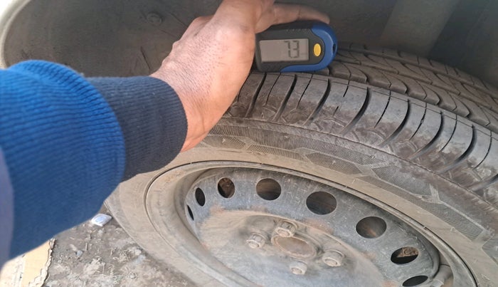 2011 Toyota Etios G, Petrol, Manual, 1,31,039 km, tyre