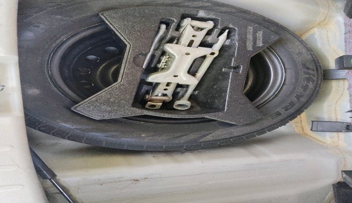 2014 Maruti Celerio ZXI, Petrol, Manual, 97,172 km, tyre