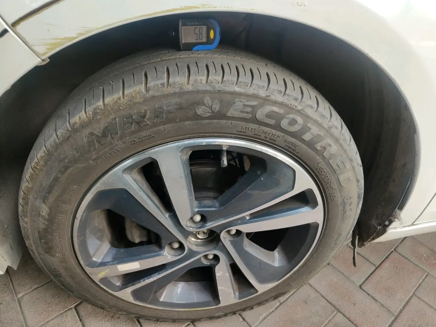 2024 Tata ALTROZ XZ PLUS SUNROOF CNG, CNG, Manual, 11,000 km, tyre