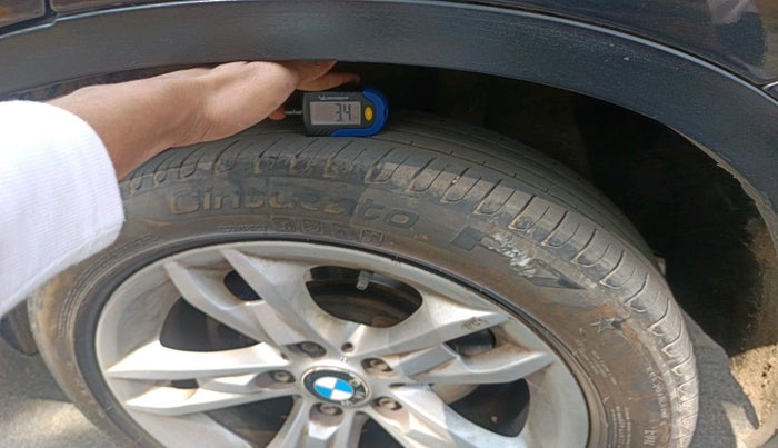 2011 BMW X1 sDrive20d, Diesel, Automatic, 1,06,000 km, tyre