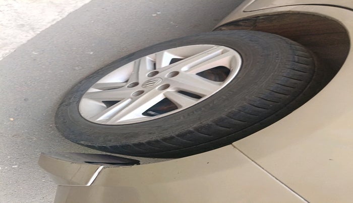 2014 Maruti Ertiga VXI CNG, CNG, Manual, 1,73,395 km, tyre