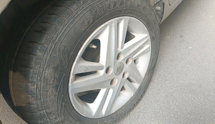 2014 Maruti Ertiga VXI CNG, CNG, Manual, 1,73,395 km, tyre