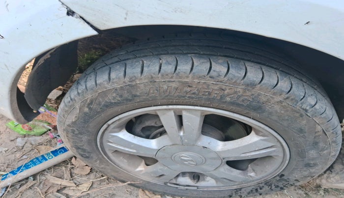 2011 Hyundai i20 SPORTZ 1.2, CNG, Manual, 1,84,705 km, tyre