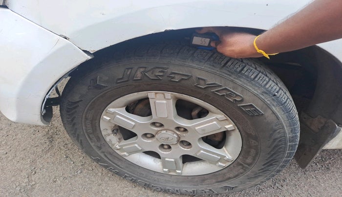 2011 Mahindra Xylo E8 BS III, Diesel, Manual, 90,829 km, tyre