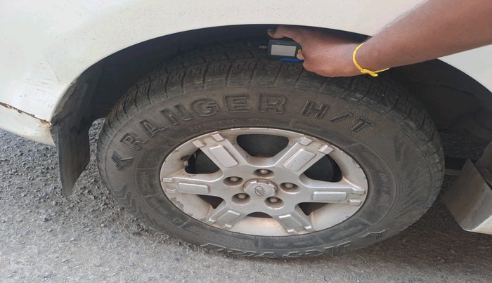 2011 Mahindra Xylo E8 BS III, Diesel, Manual, 90,829 km, tyre