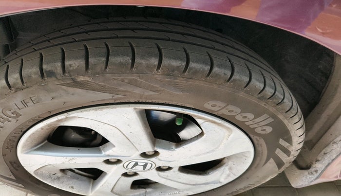 2016 Honda City 1.5L I-VTEC V MT, Petrol, Manual, 1,25,815 km, tyre