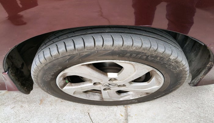 2016 Honda City 1.5L I-VTEC V MT, Petrol, Manual, 1,25,815 km, tyre