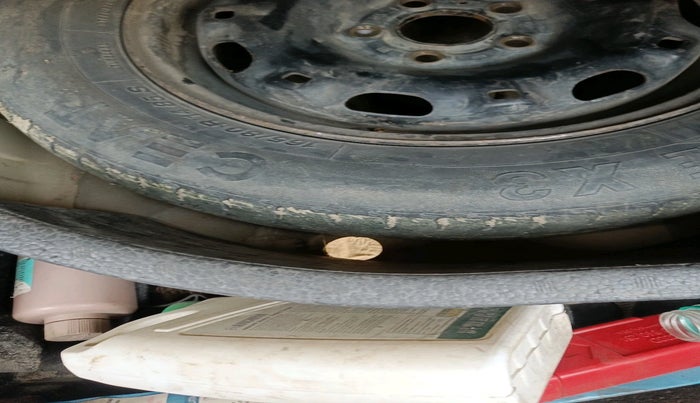 2012 Volkswagen Vento TRENDLINE DIESEL 1.6, Diesel, Manual, 82,591 km, tyre