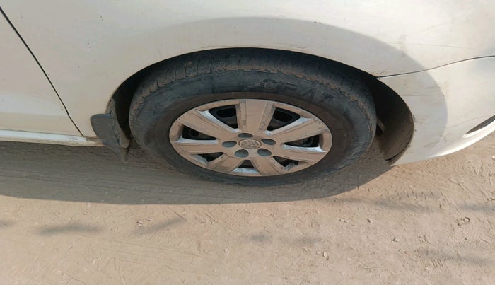 2012 Volkswagen Vento TRENDLINE DIESEL 1.6, Diesel, Manual, 82,591 km, tyre