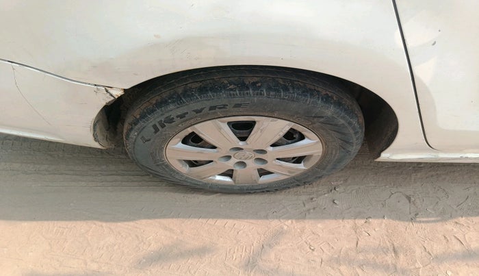 2012 Volkswagen Vento TRENDLINE DIESEL 1.6, Diesel, Manual, 82,591 km, tyre