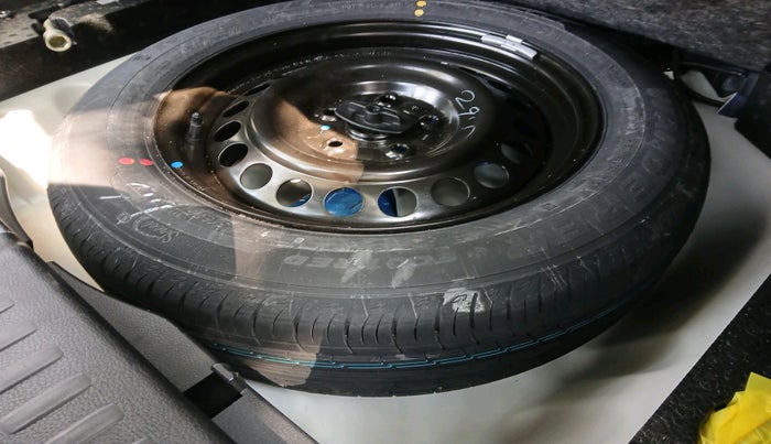 2023 Maruti BREZZA ZXI AT SMART HYBRID, Petrol, Automatic, 19,052 km, tyre