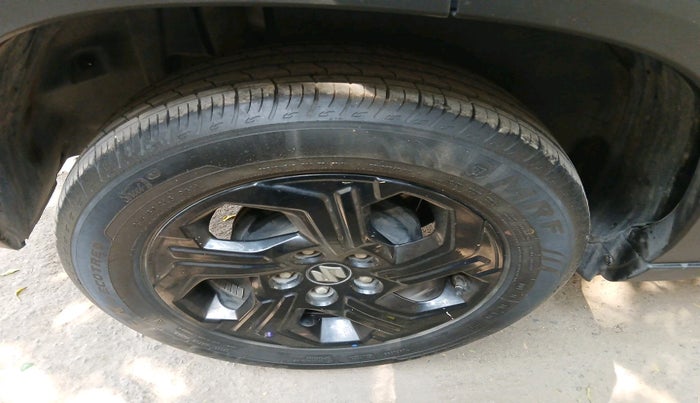 2023 Maruti BREZZA ZXI AT SMART HYBRID, Petrol, Automatic, 19,052 km, tyre