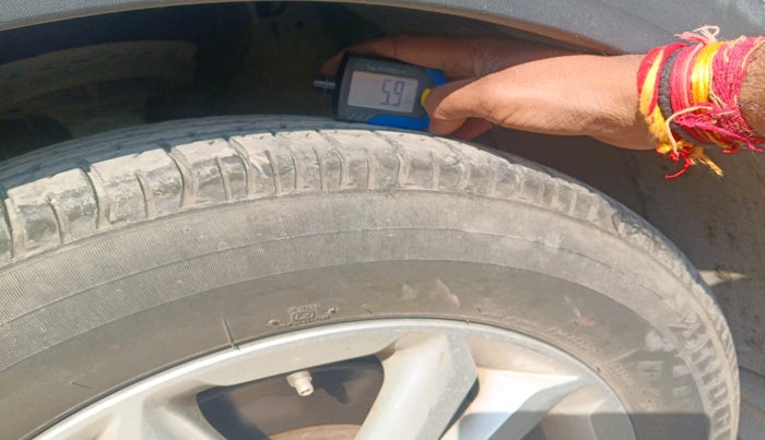 2016 Hyundai Creta SX PLUS 1.6 PETROL, Petrol, Manual, 99,099 km, tyre