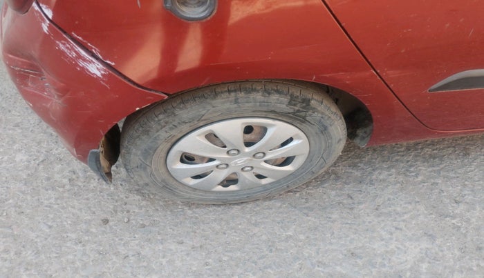 2012 Hyundai i10 MAGNA 1.1 LPG, Petrol, Manual, 2,32,559 km, tyre