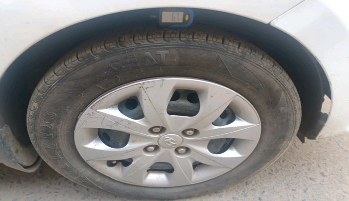 2017 Hyundai Grand i10 SPORTZ 1.2 KAPPA VTVT, CNG, Manual, 55,552 km, tyre